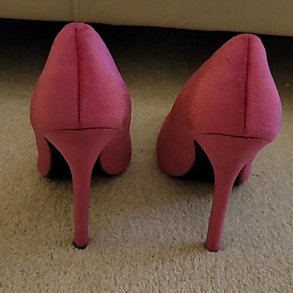 Shoes - Picture 2 of 3